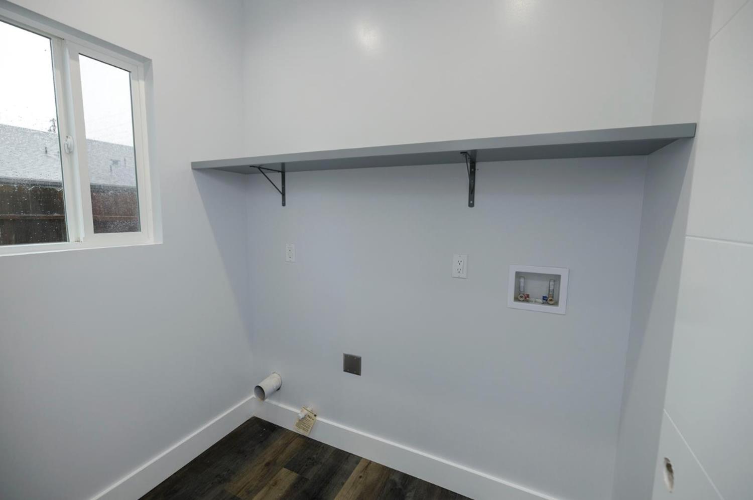 439 Coffee Rd, Modesto, CA 95355