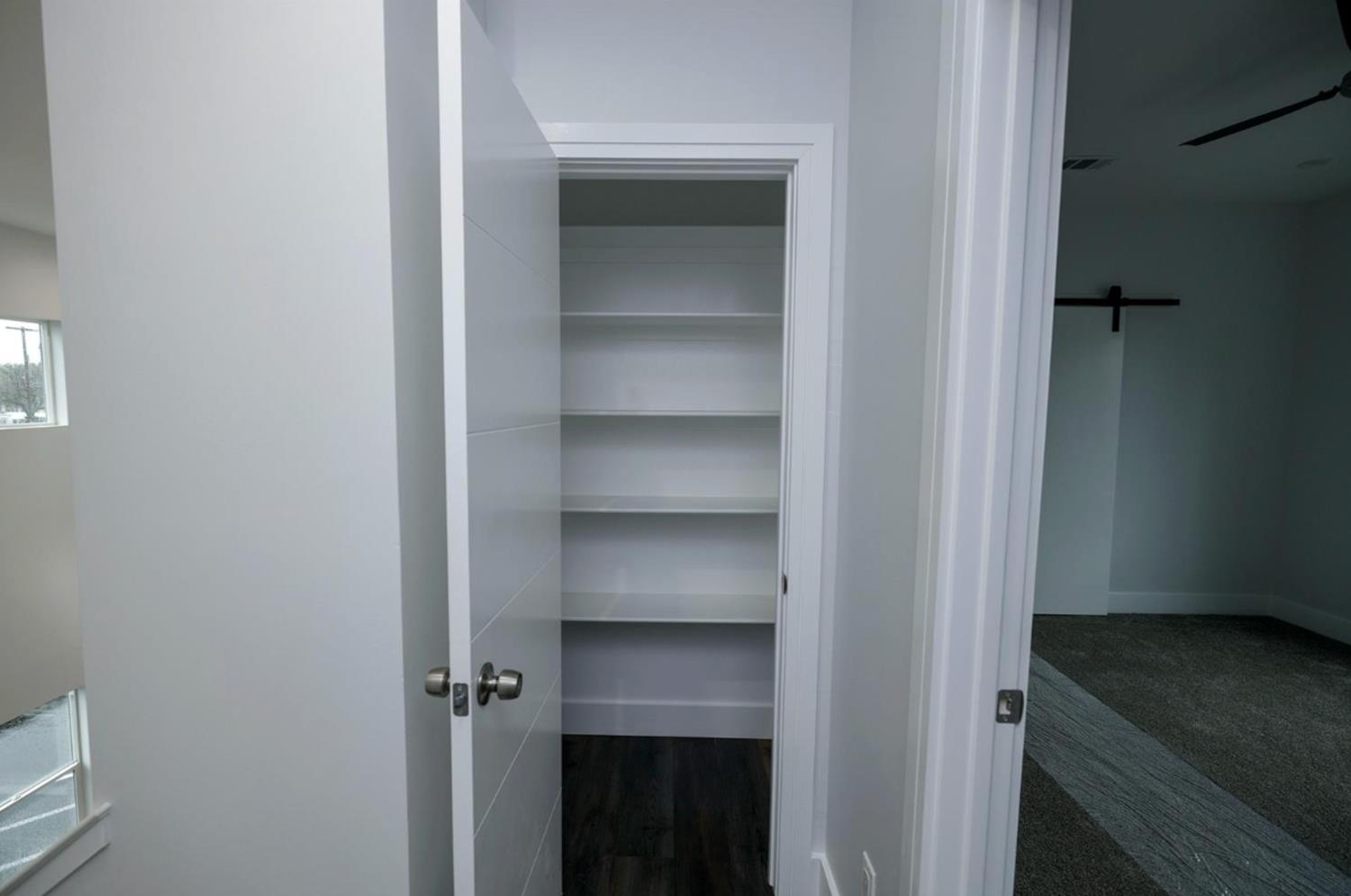 439 Coffee Rd, Modesto, CA 95355