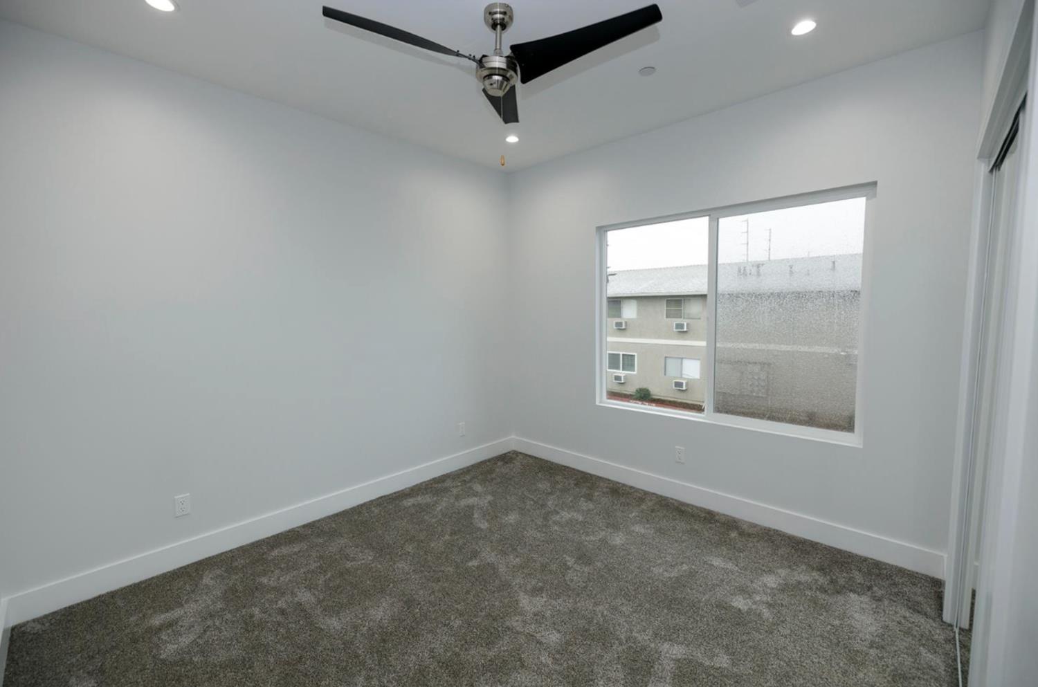 439 Coffee Rd, Modesto, CA 95355