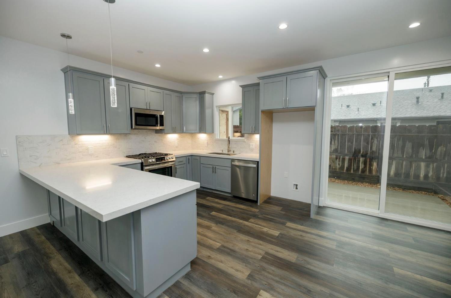 439 Coffee Rd, Modesto, CA 95355