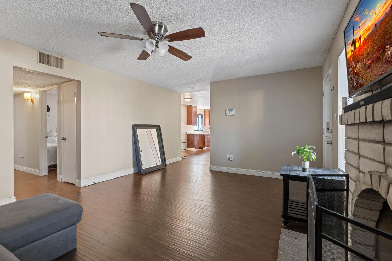 2756 Barcelona Dr, Modesto, CA 95354