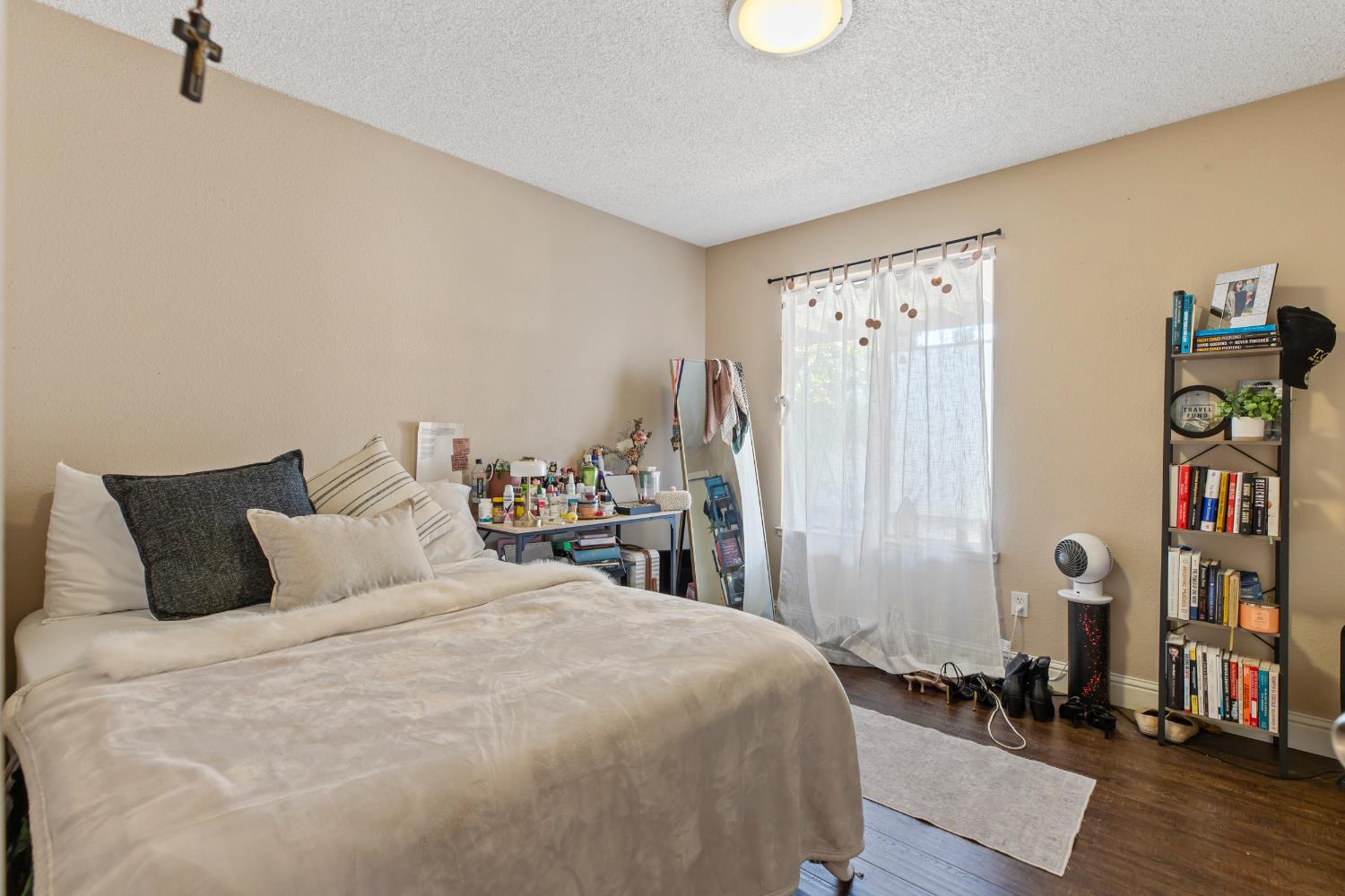 2756 Barcelona Dr, Modesto, CA 95354