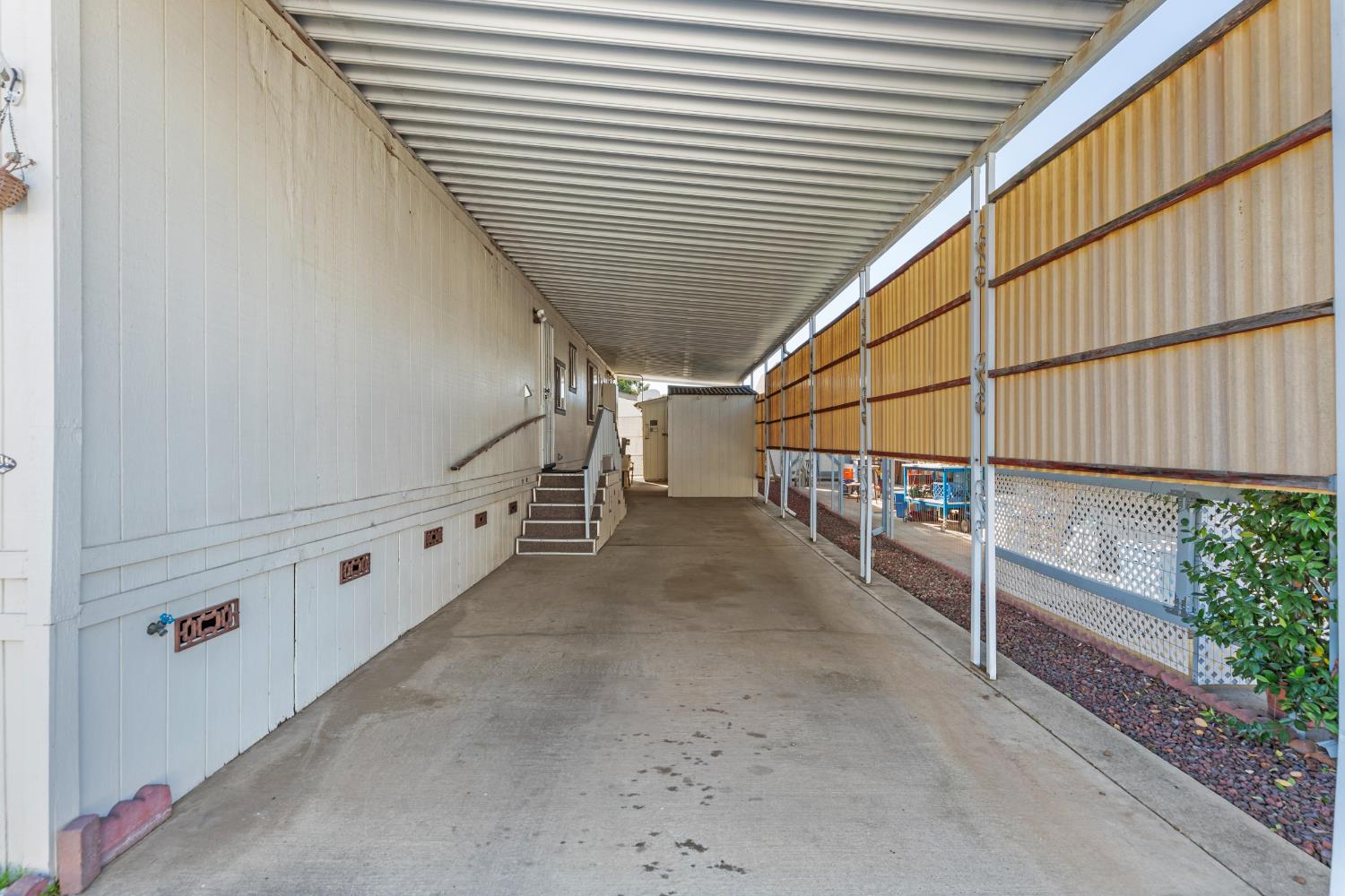 1200 S Carpenter Rd #18, Modesto, CA 95351