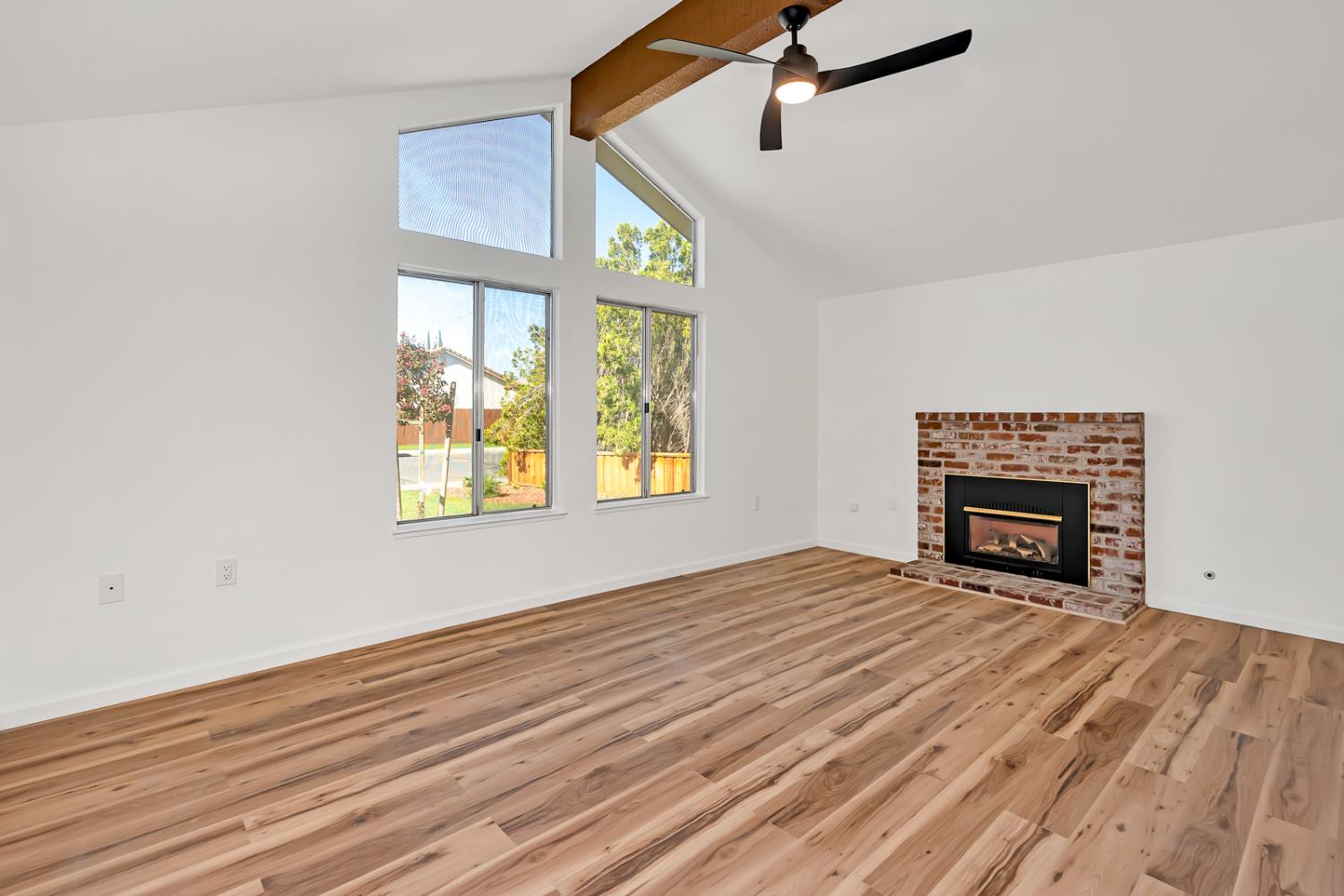 760 Meadowlark Ave, Los Banos, CA 93635