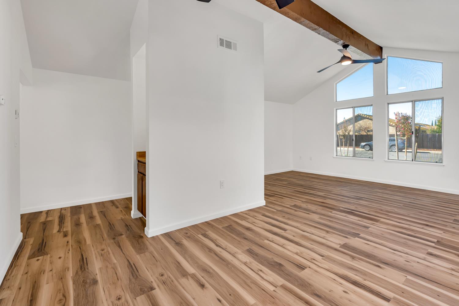 760 Meadowlark Ave, Los Banos, CA 93635