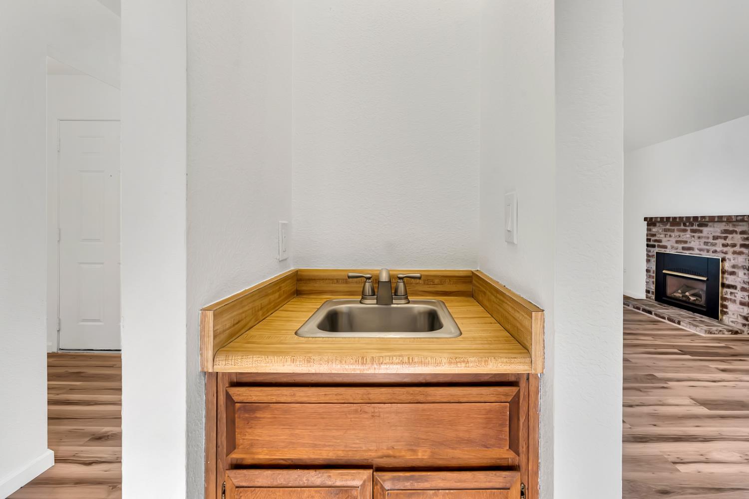 760 Meadowlark Ave, Los Banos, CA 93635