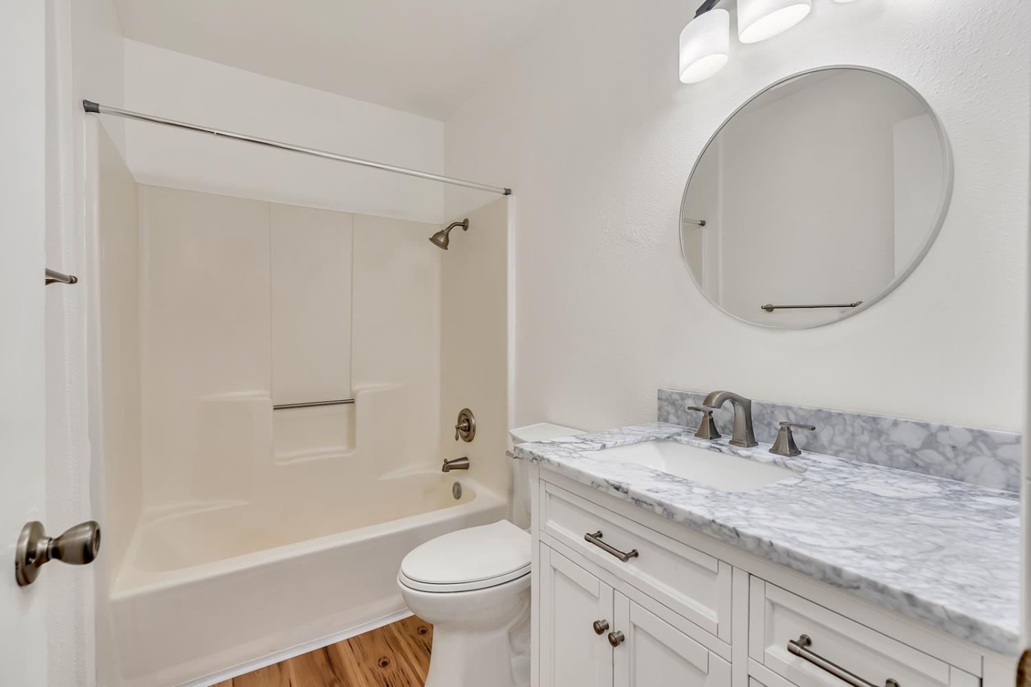 760 Meadowlark Ave, Los Banos, CA 93635