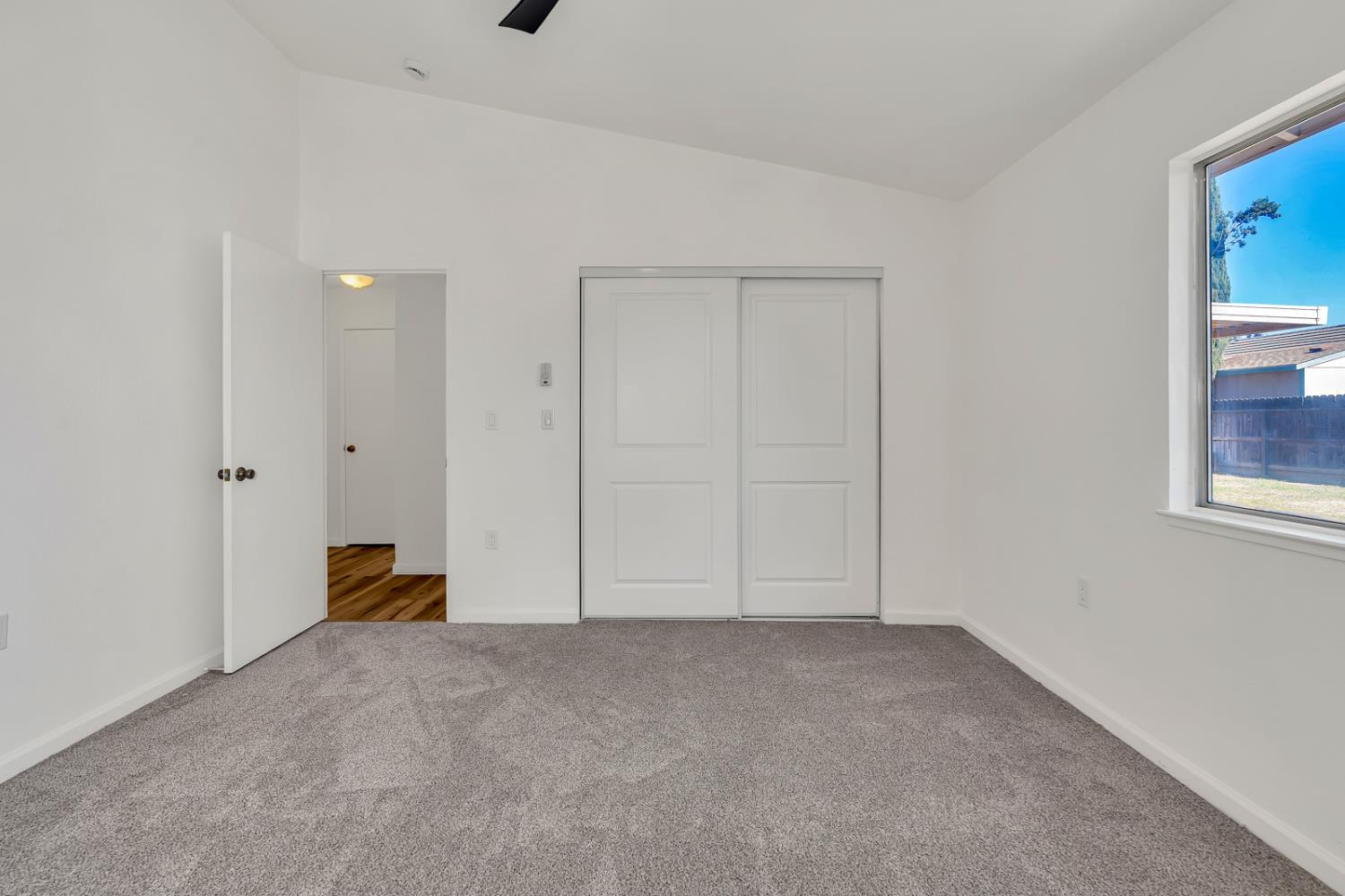 760 Meadowlark Ave, Los Banos, CA 93635