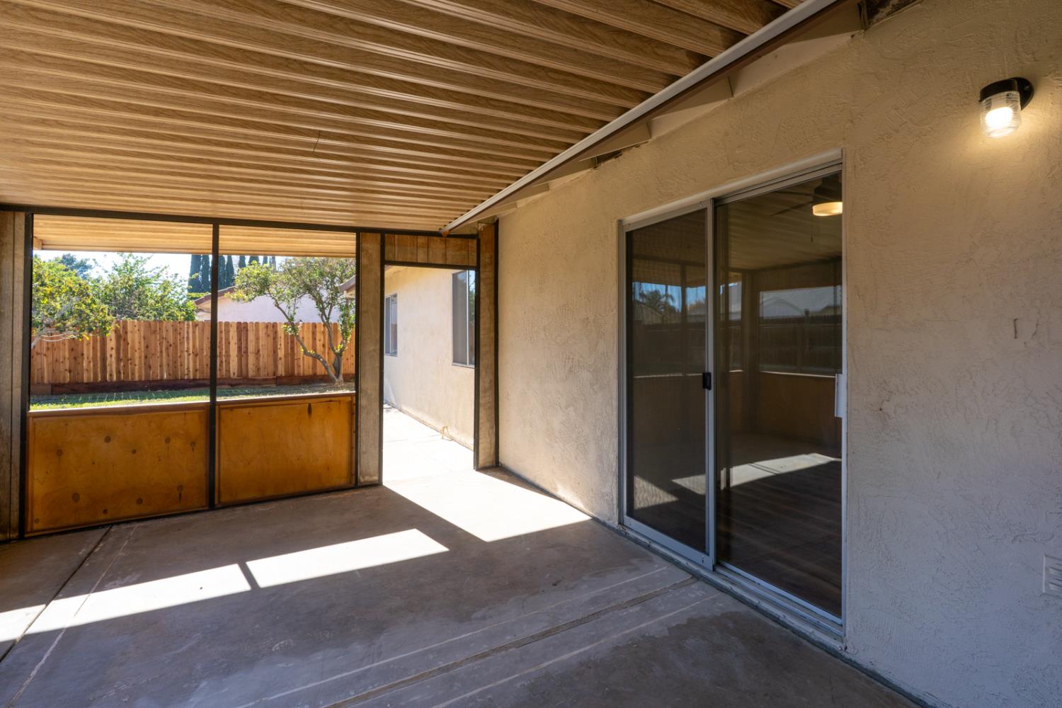 760 Meadowlark Ave, Los Banos, CA 93635