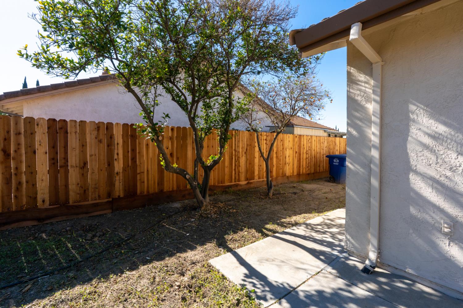760 Meadowlark Ave, Los Banos, CA 93635