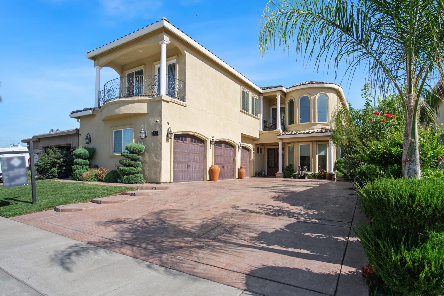 3205 Hillglen Ave, Modesto, CA 95355