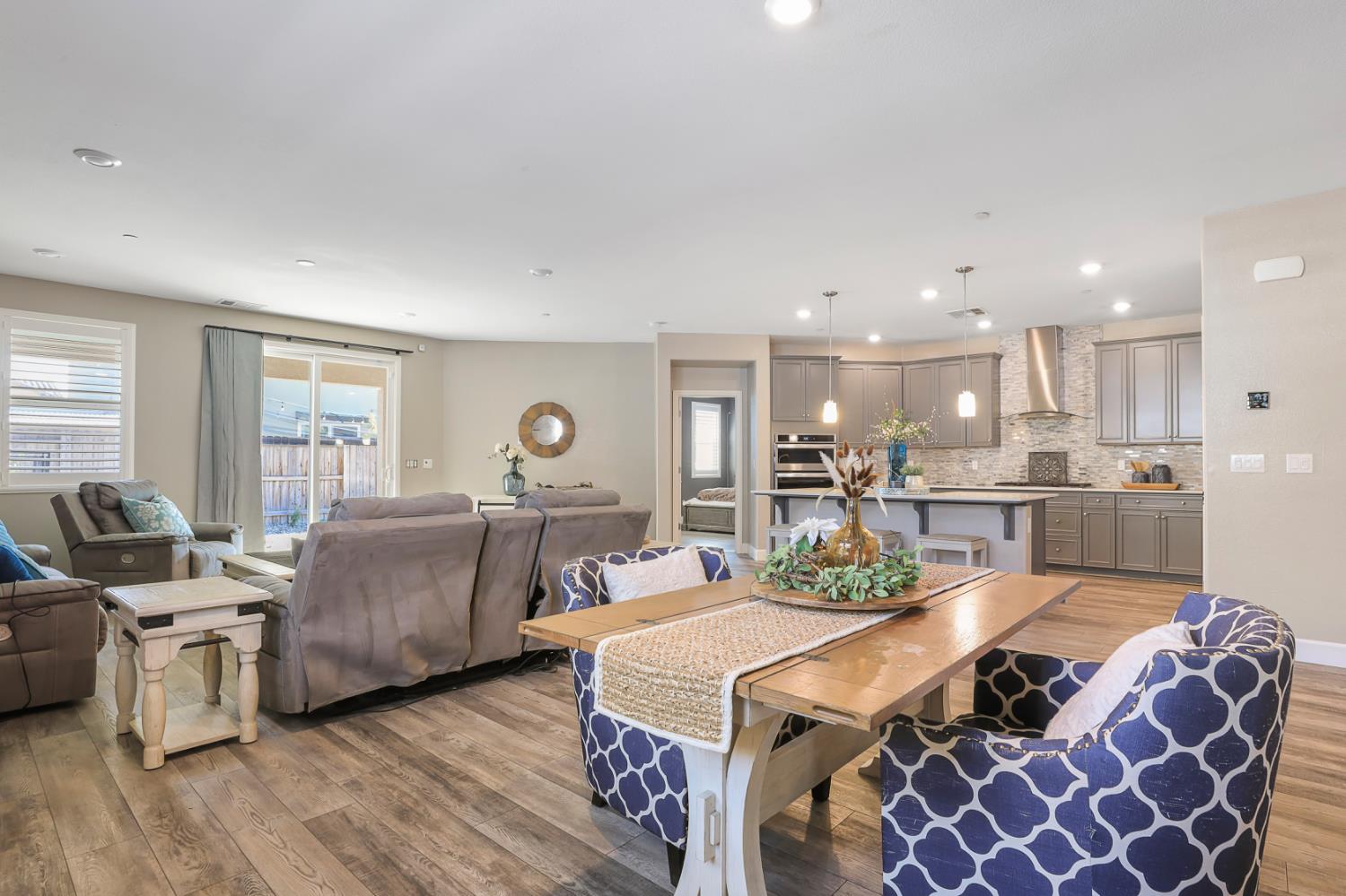 1676 Red Ribbons Ln, Manteca, CA 95337