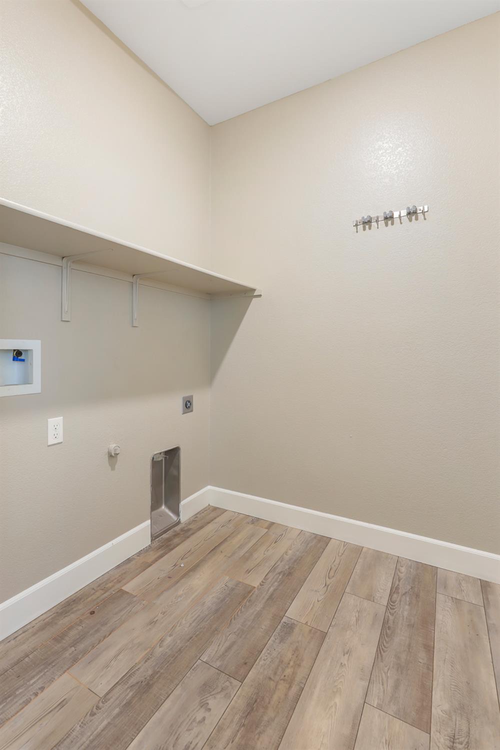 1676 Red Ribbons Ln, Manteca, CA 95337