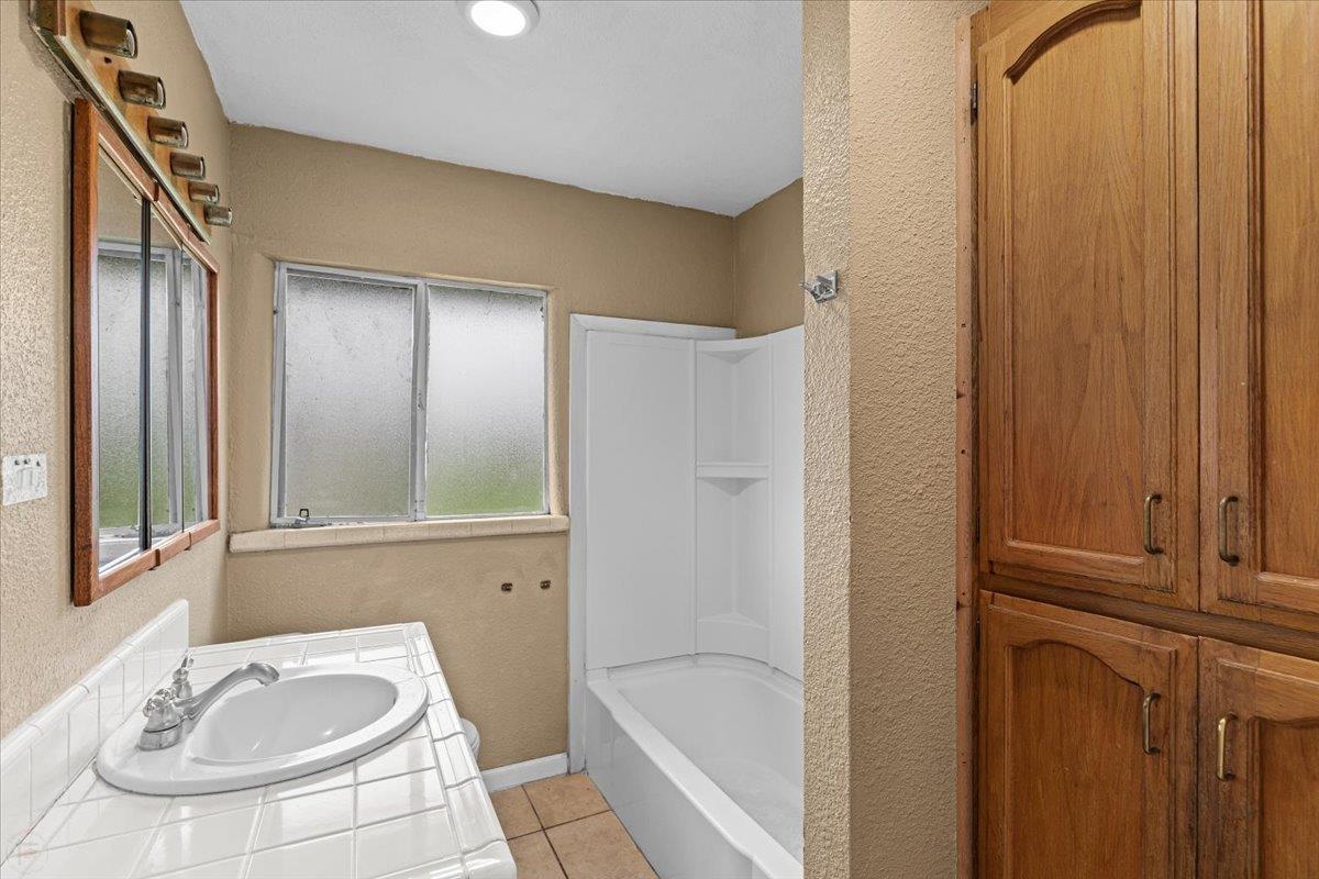 9688 S Airport Way, Manteca, CA 95336