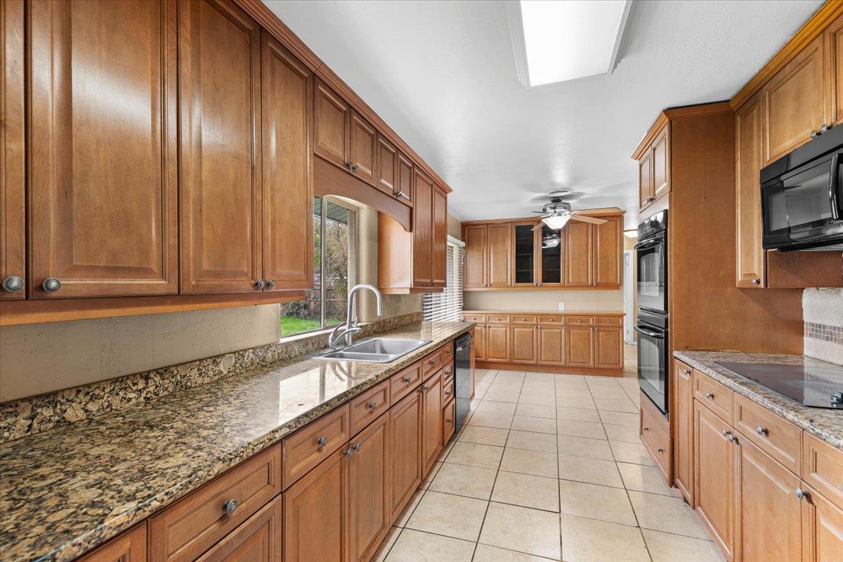 9688 S Airport Way, Manteca, CA 95336