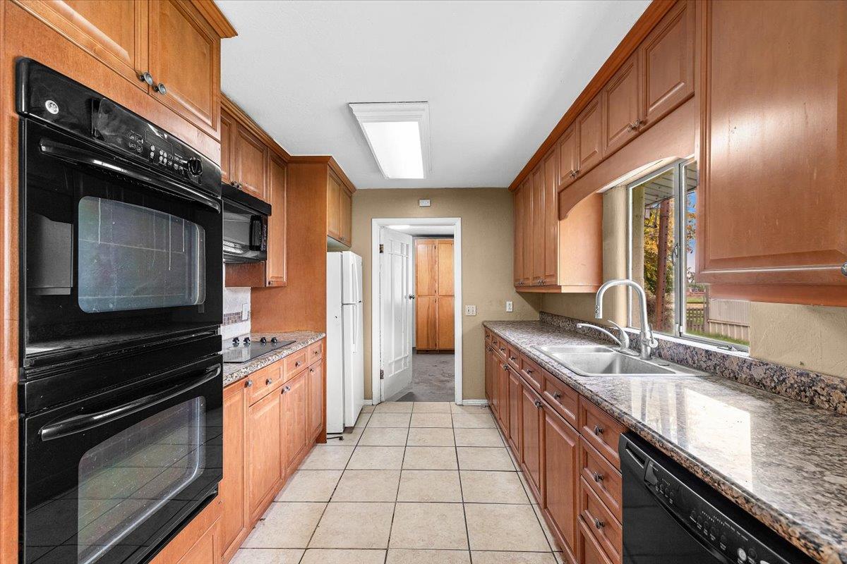 9688 S Airport Way, Manteca, CA 95336