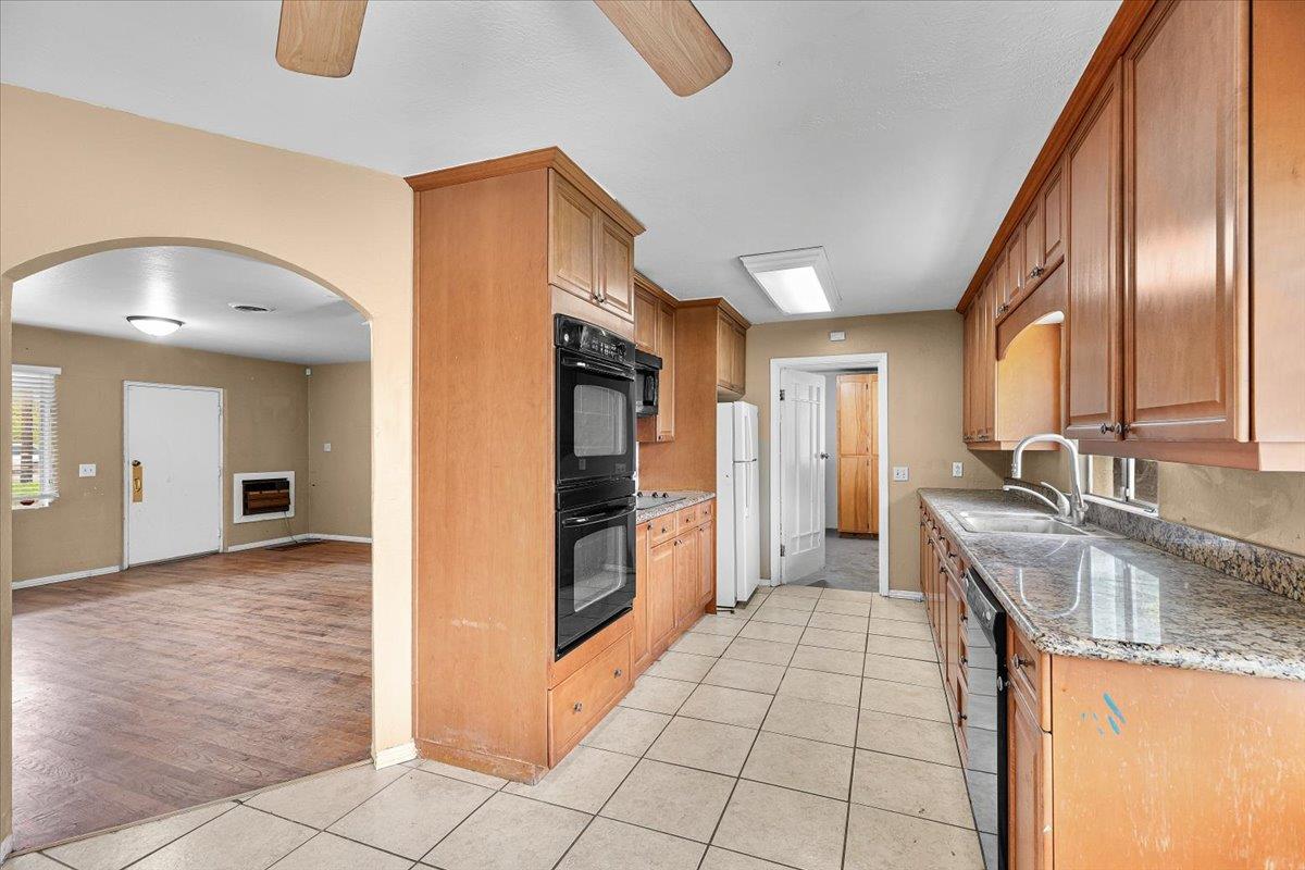 9688 S Airport Way, Manteca, CA 95336