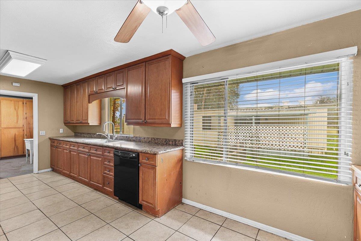 9688 S Airport Way, Manteca, CA 95336