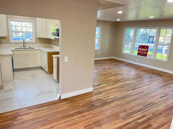 2049 Miller Ave, Modesto, CA 95354