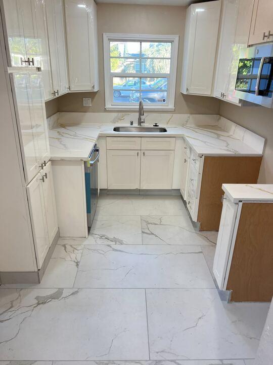 2049 Miller Ave, Modesto, CA 95354