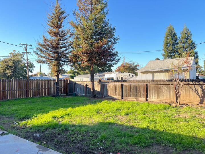2049 Miller Ave, Modesto, CA 95354