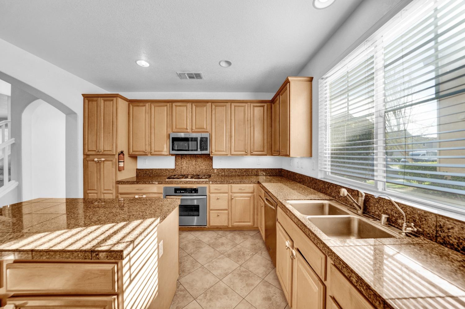 3857 Purple Finch Ln, Modesto, CA 95355