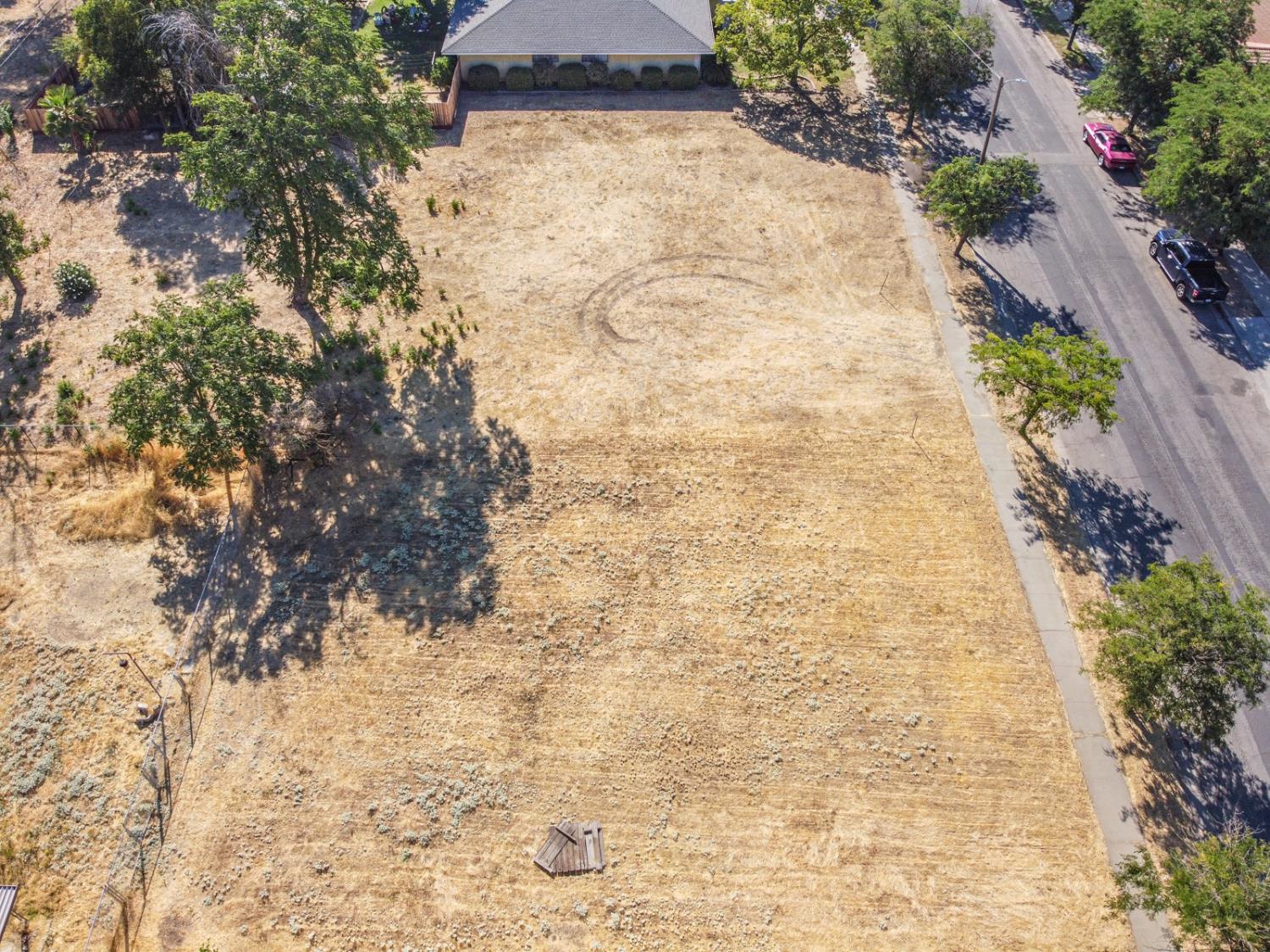 835 W 10th St, Merced, CA 95341