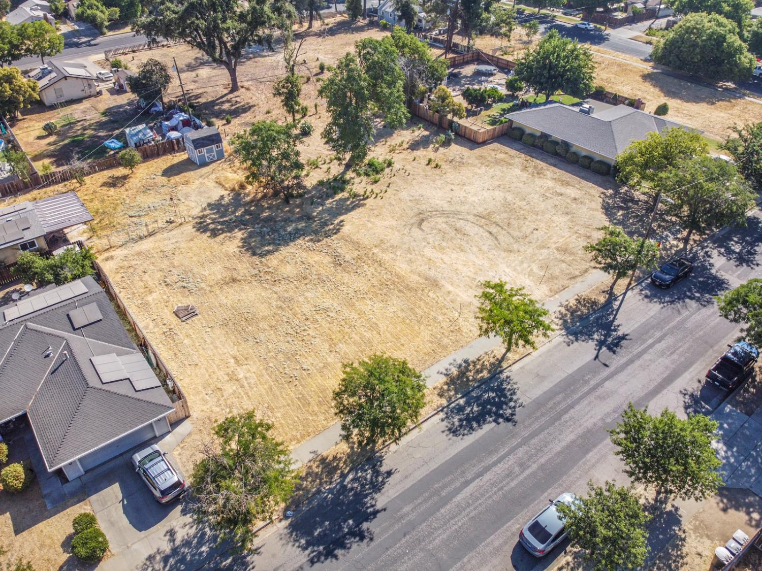 835 W 10th St, Merced, CA 95341