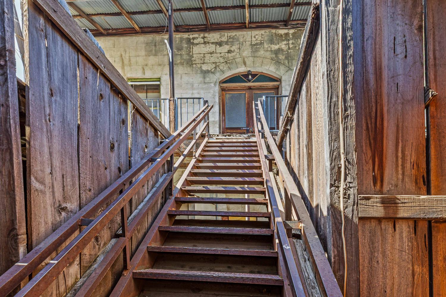 30042 30048 Yosemite Blvd, La Grange, CA 95329