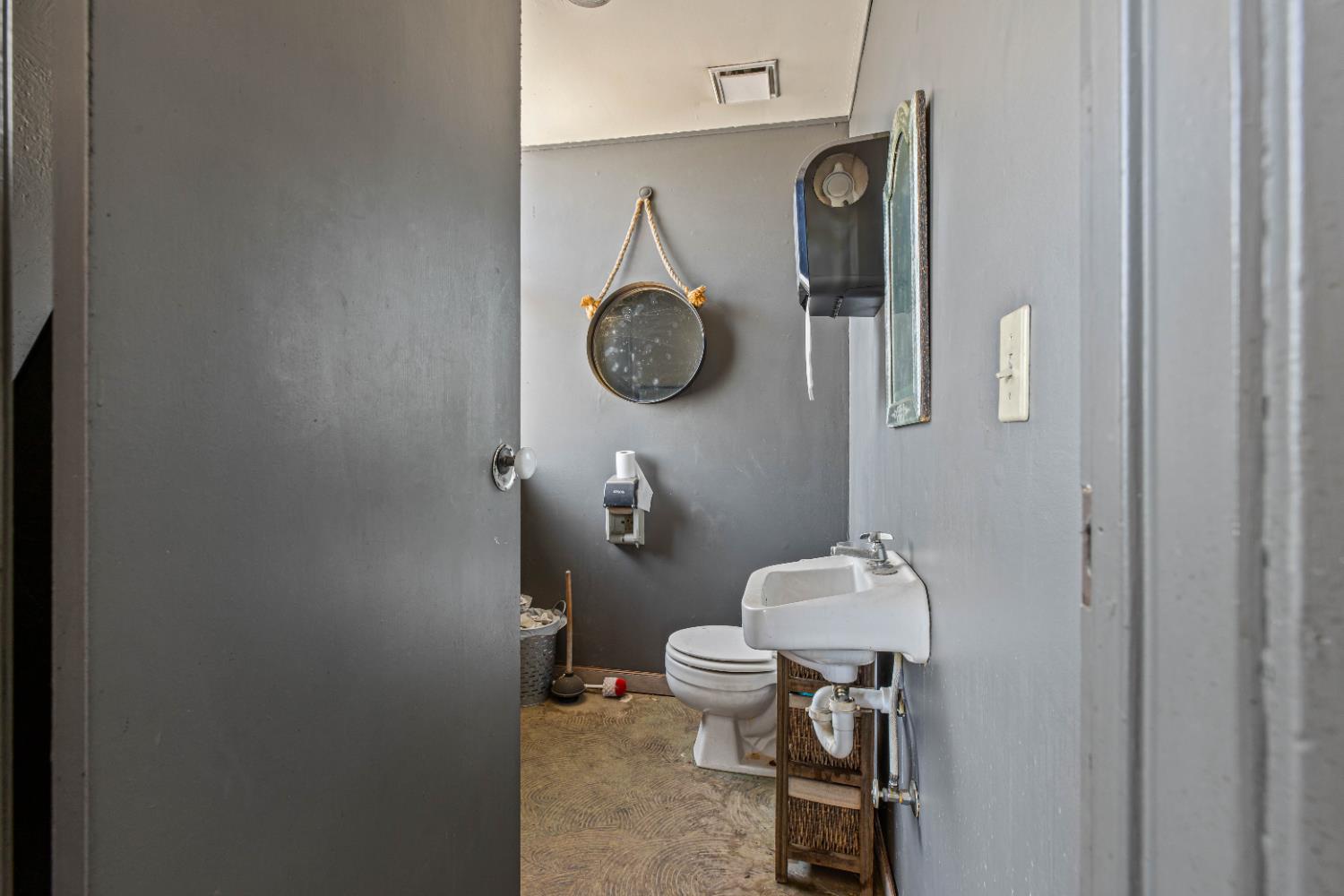 30042 30048 Yosemite Blvd, La Grange, CA 95329