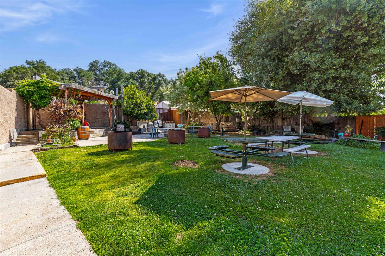 30042 30048 Yosemite Blvd, La Grange, CA 95329