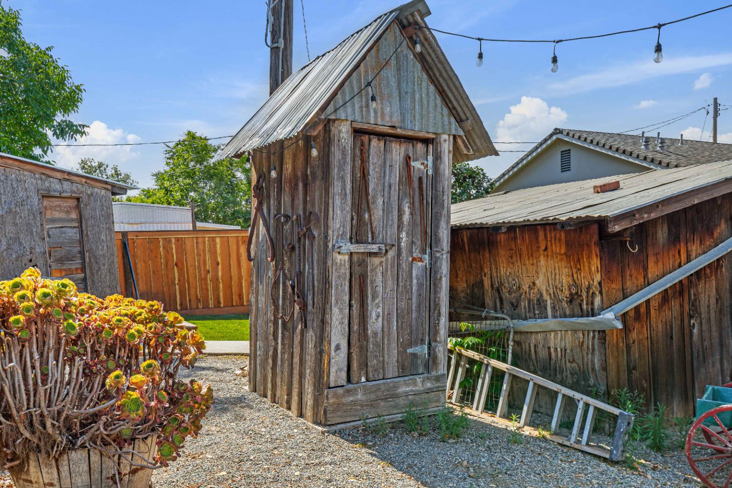 30042 30048 Yosemite Blvd, La Grange, CA 95329