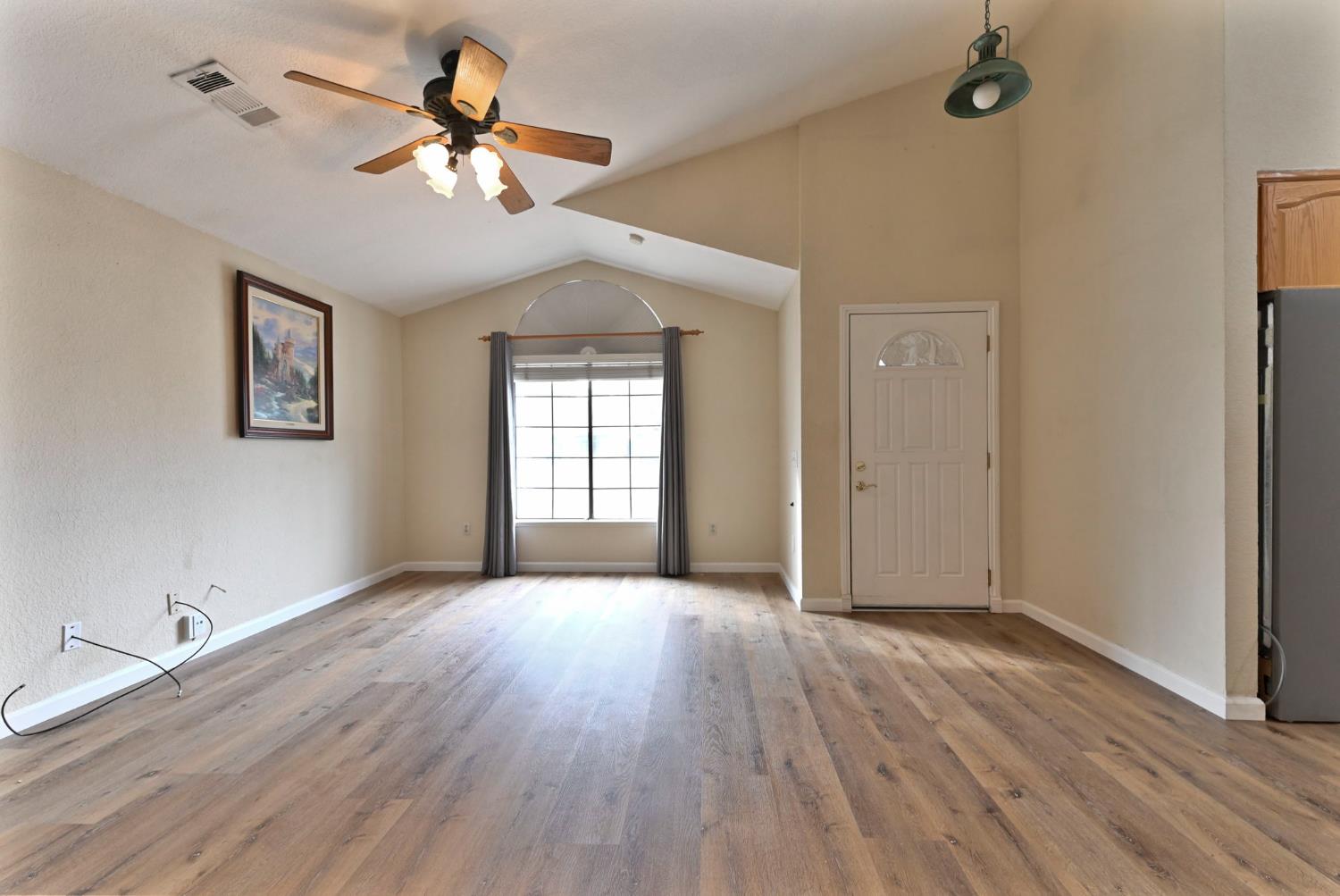 908 Deer Park Dr, Modesto, CA 95358