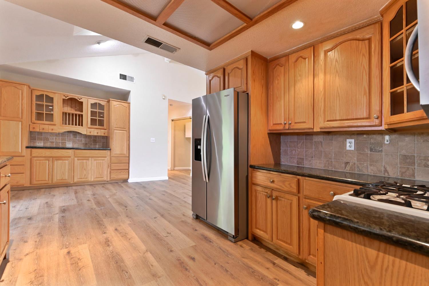 908 Deer Park Dr, Modesto, CA 95358