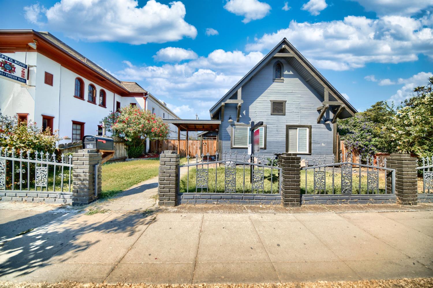 131 5th St, Gustine, CA 95322