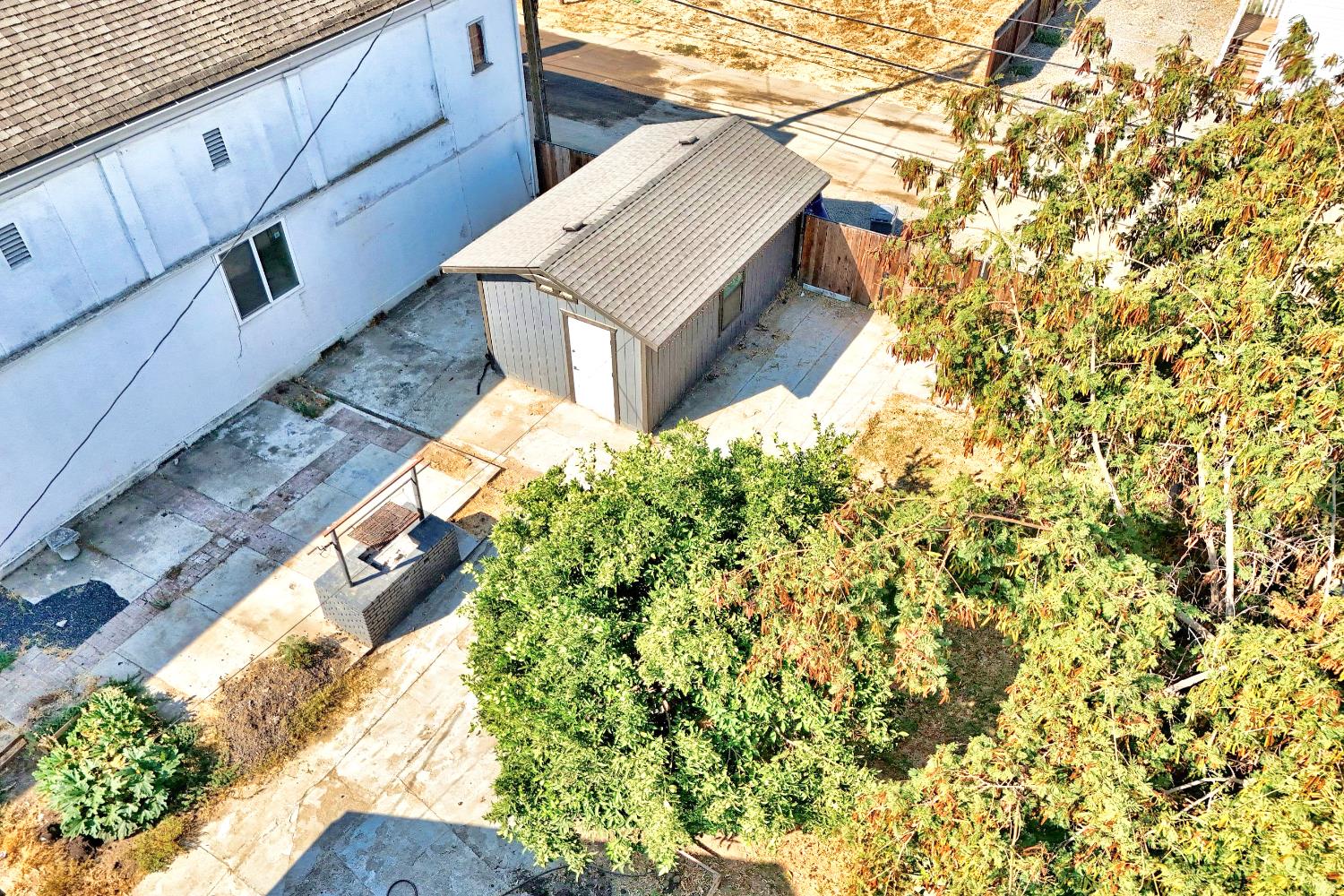 131 5th St, Gustine, CA 95322