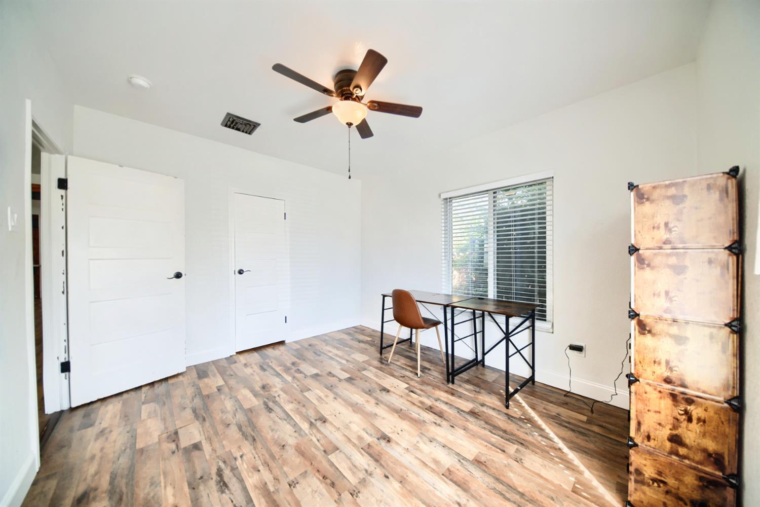 131 5th St, Gustine, CA 95322