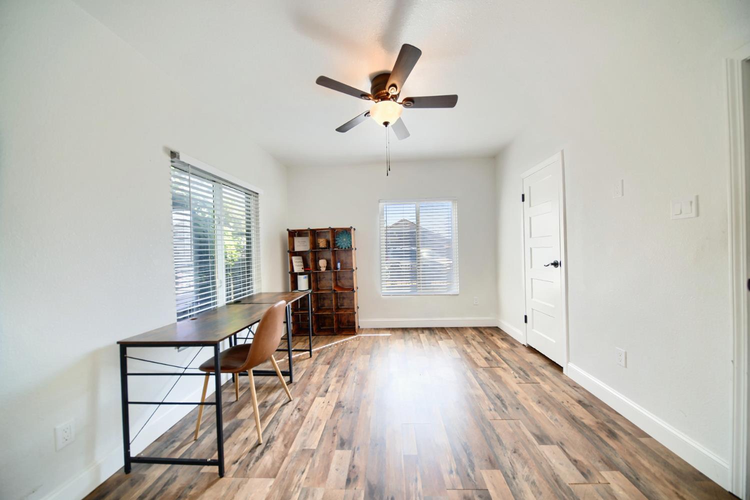 131 5th St, Gustine, CA 95322