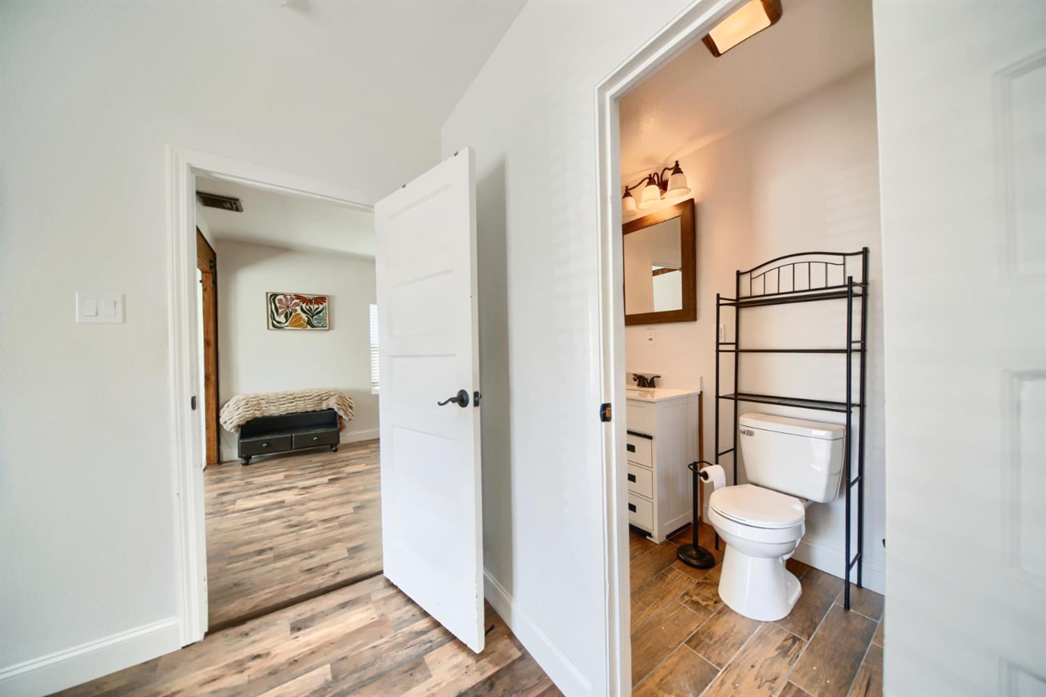 131 5th St, Gustine, CA 95322