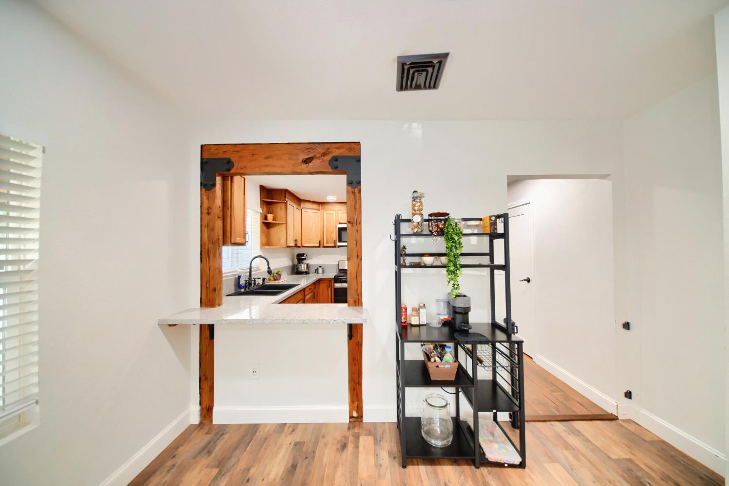 131 5th St, Gustine, CA 95322