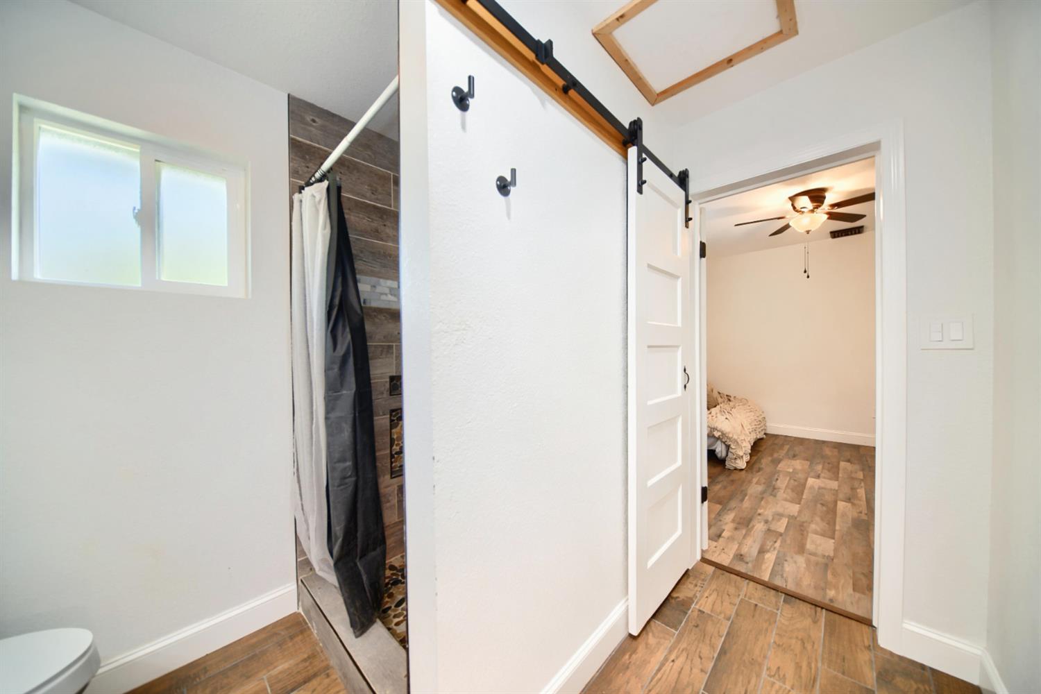 131 5th St, Gustine, CA 95322