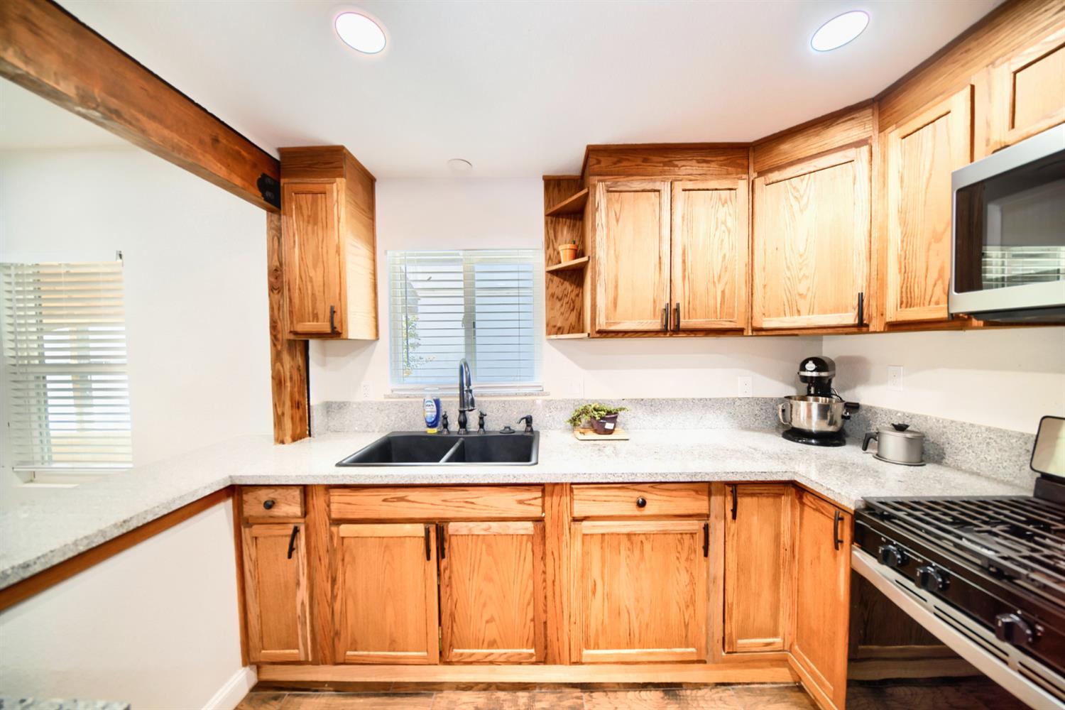 131 5th St, Gustine, CA 95322