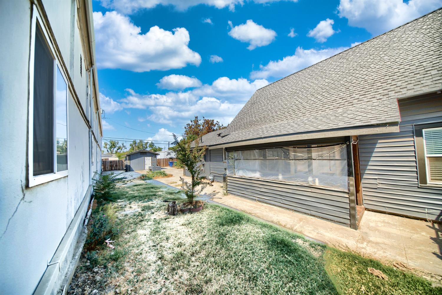 131 5th St, Gustine, CA 95322