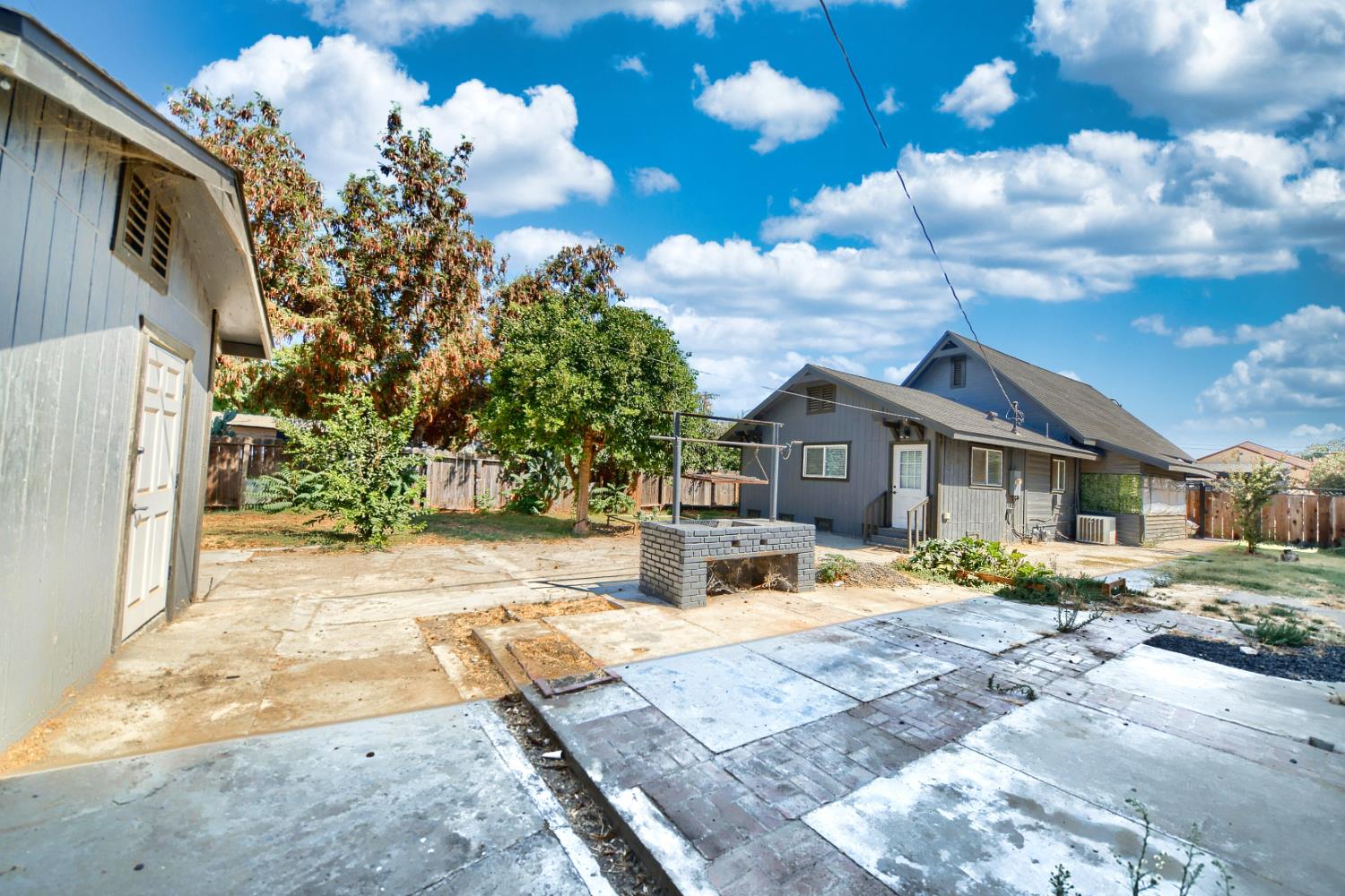 131 5th St, Gustine, CA 95322