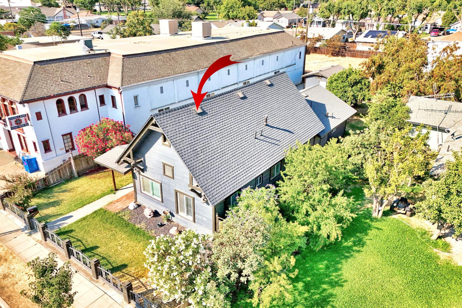 131 5th St, Gustine, CA 95322