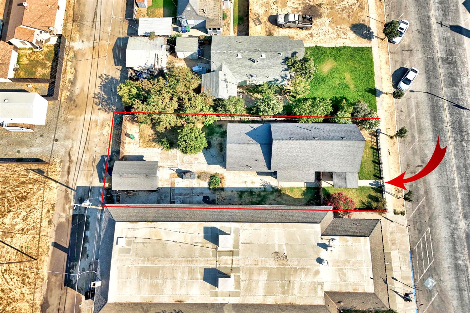 131 5th St, Gustine, CA 95322