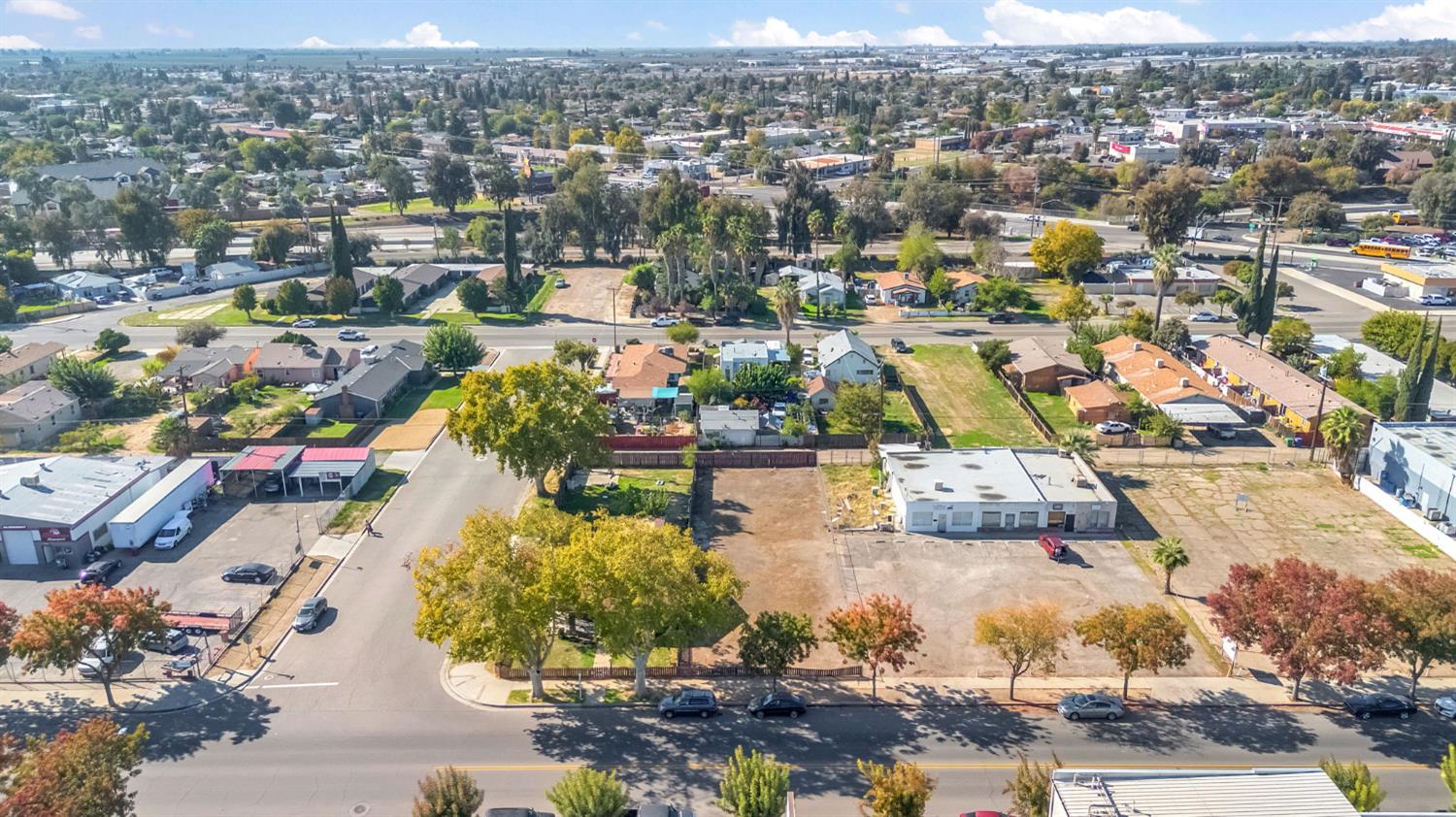 724 S Gateway Dr, Madera, CA 93637