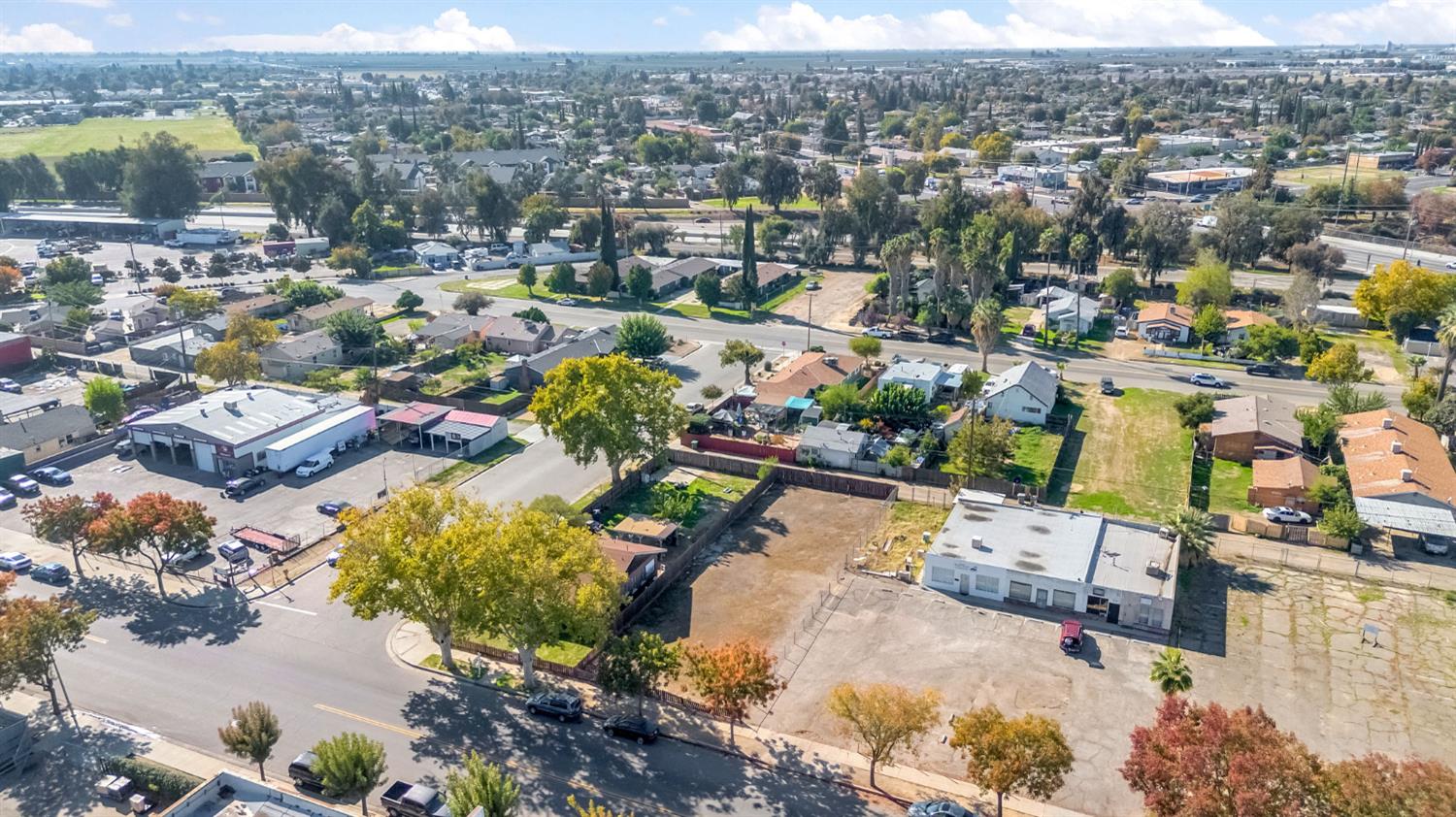 724 S Gateway Dr, Madera, CA 93637