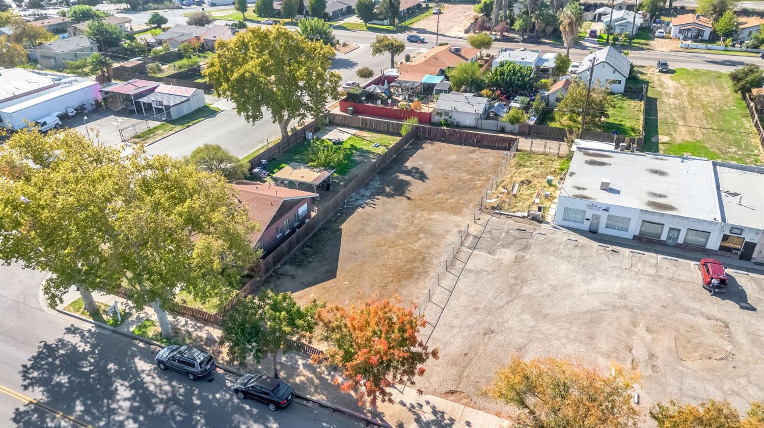 724 S Gateway Dr, Madera, CA 93637