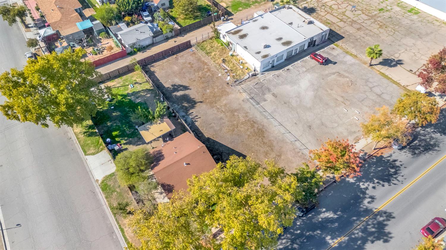 724 S Gateway Dr, Madera, CA 93637